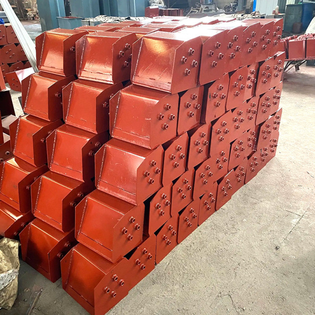 定制出售304不锈钢提升机料斗砂浆输送提升机配件th/hl提升机料斗