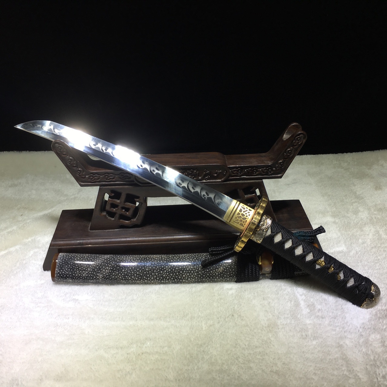 龙泉尚亚宝剑鱼皮t10钢烧刃真横手黄铜鎏金日本刀剑批发未开刃