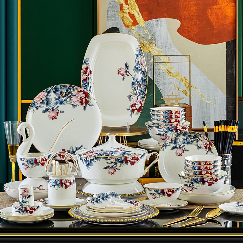 2023年新款骨瓷餐具套装家用碗碟套装轻奢高档中式陶瓷碗盘乔迁礼