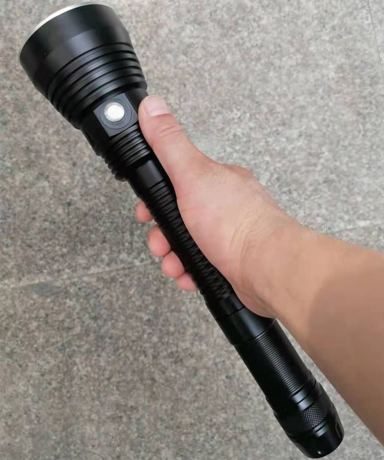水陆两用防汛潜水26650*3锂电加长时间续航p70潜水手电筒厂家自销