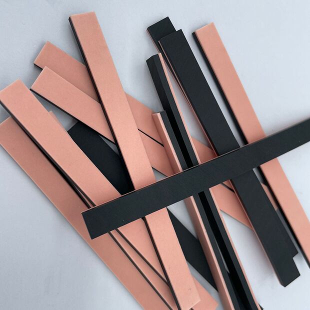 厂家定制 硅胶导电条lcd透明发泡夹层胶条硅橡胶双面全导电斑马条