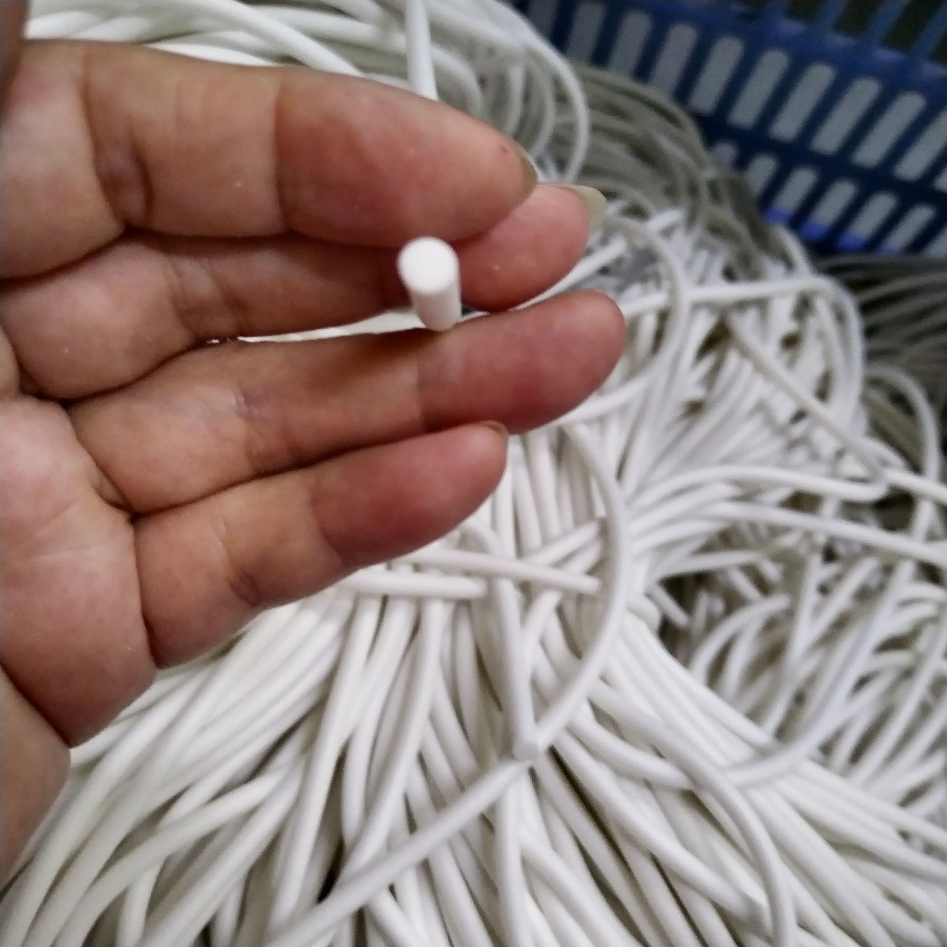 厂家直销铂金硫化硅胶发泡条白色硅胶发泡密封条有弹性密封效果好