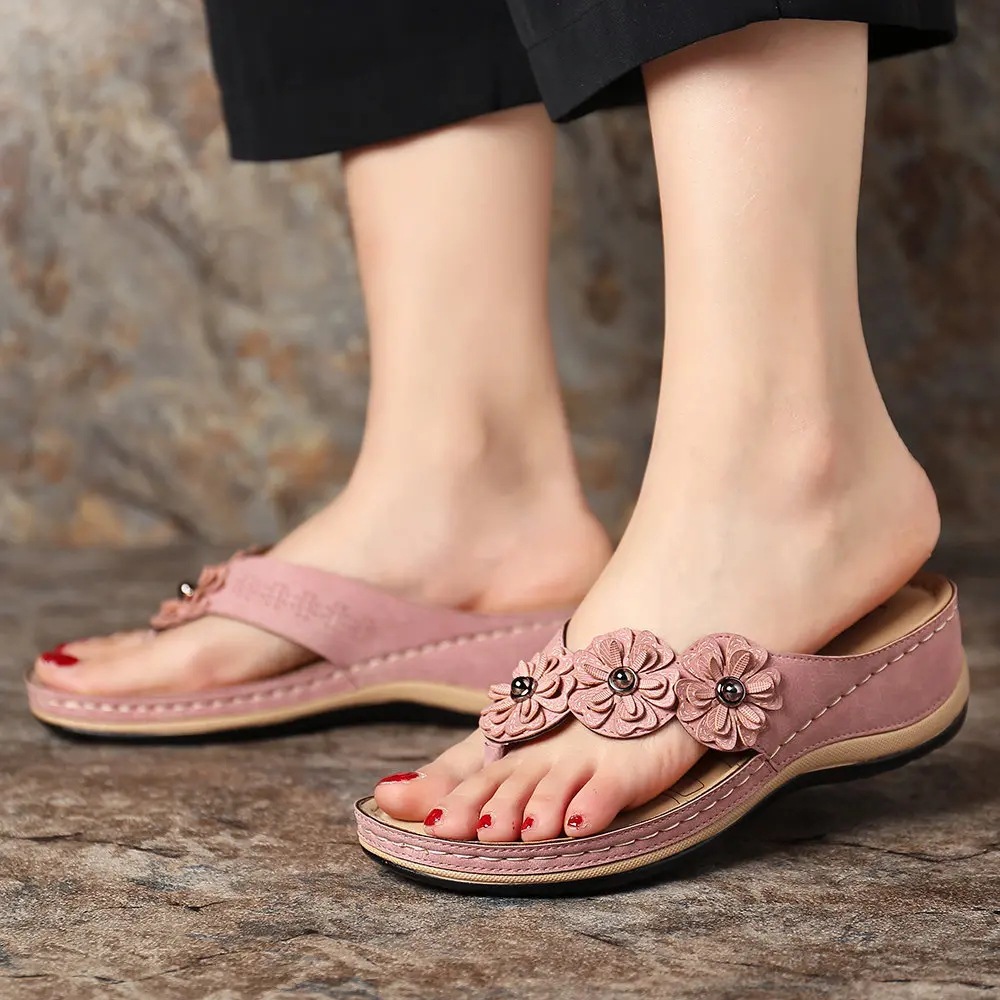 人字拖女厚底防滑坡跟软底镂空花朵夹脚拖大码拖鞋轻便舒适夹拖