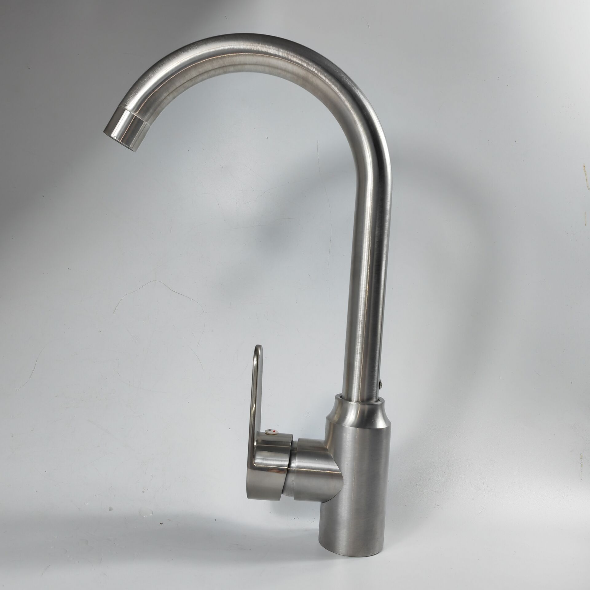 不锈钢(拉丝)圆三通大弯 24管滚珠芯 加重壳体高仪厨房菜盆龙头厂