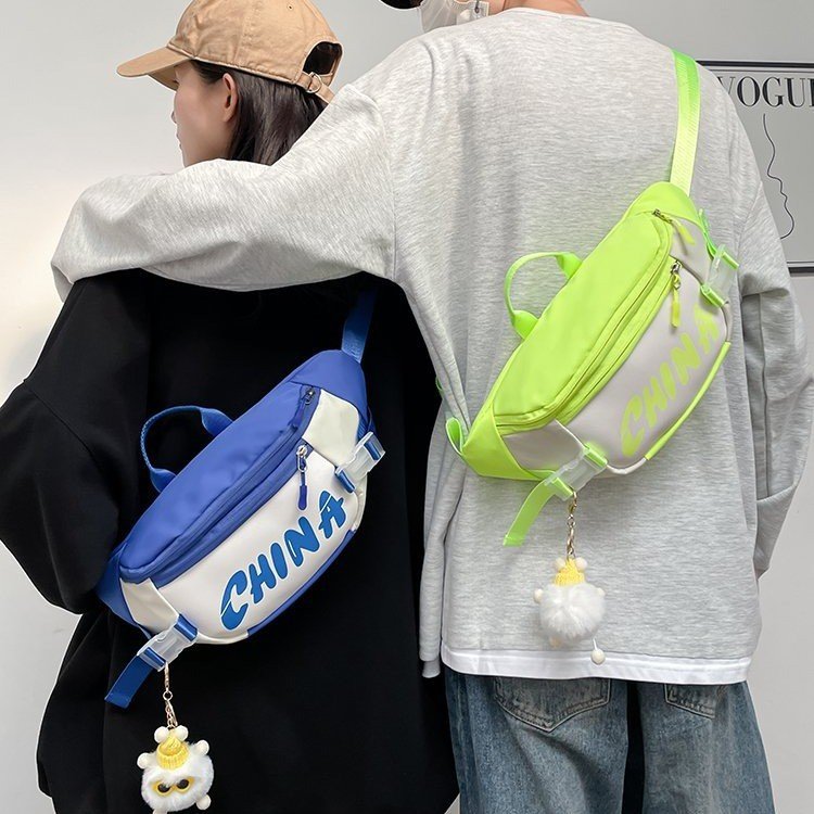 2023年夏季新款清新撞色斜挎包简约潮酷小胸包时尚帆布手机包小