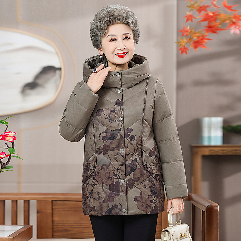 波司豋奶奶羽绒服中老年人冬装外套女妈妈中长款绣花老人防寒衣服