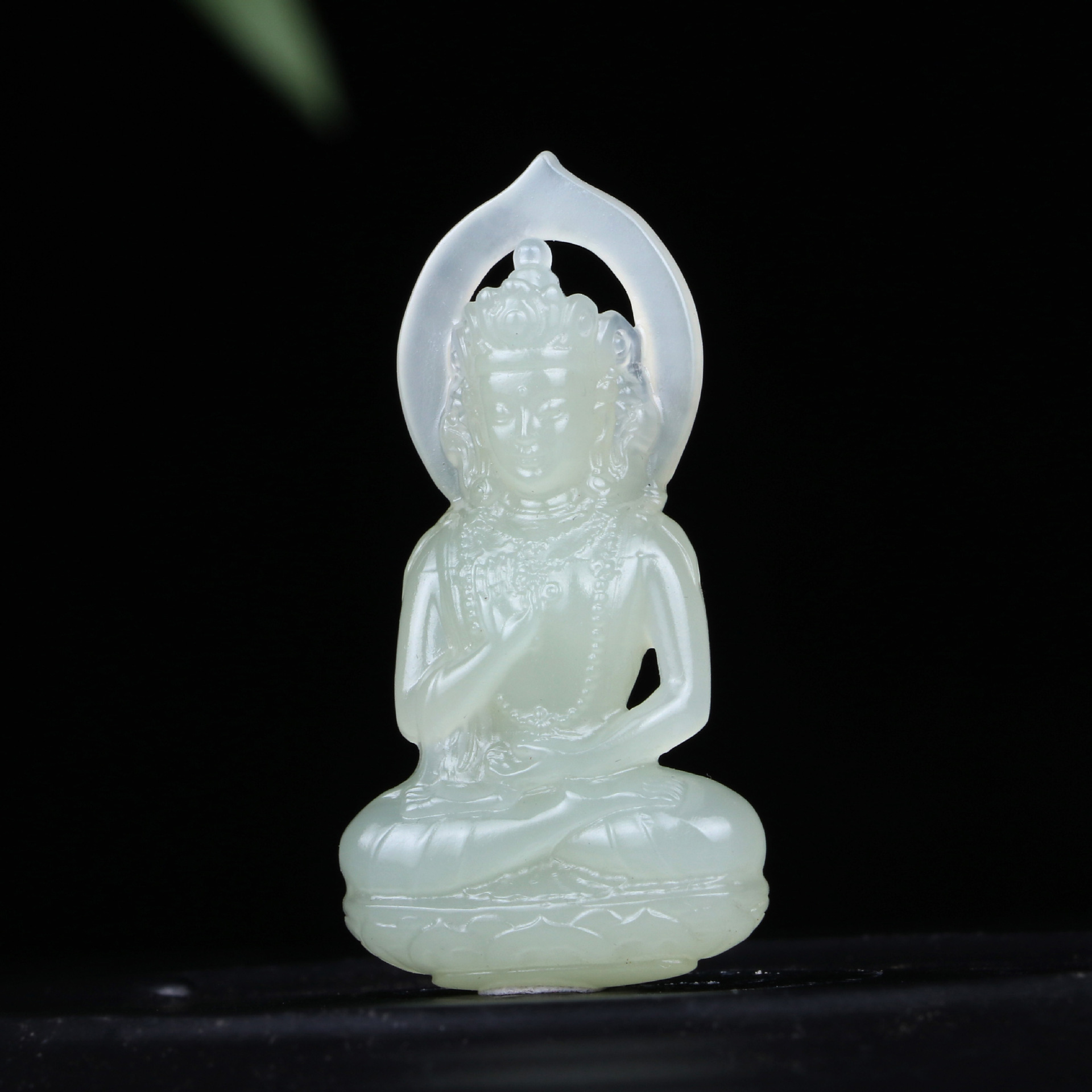 上新【普度众生】省级玉雕大师苏晓非和田玉油青立体坐观音挂件