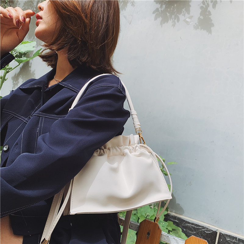 2021 New Trendy Fashionable Stylish Outfit Messenger Bag Internet Celebrity Hand-Carrying Bucket Bag Ins Pleated Design Summer Bag for Women
