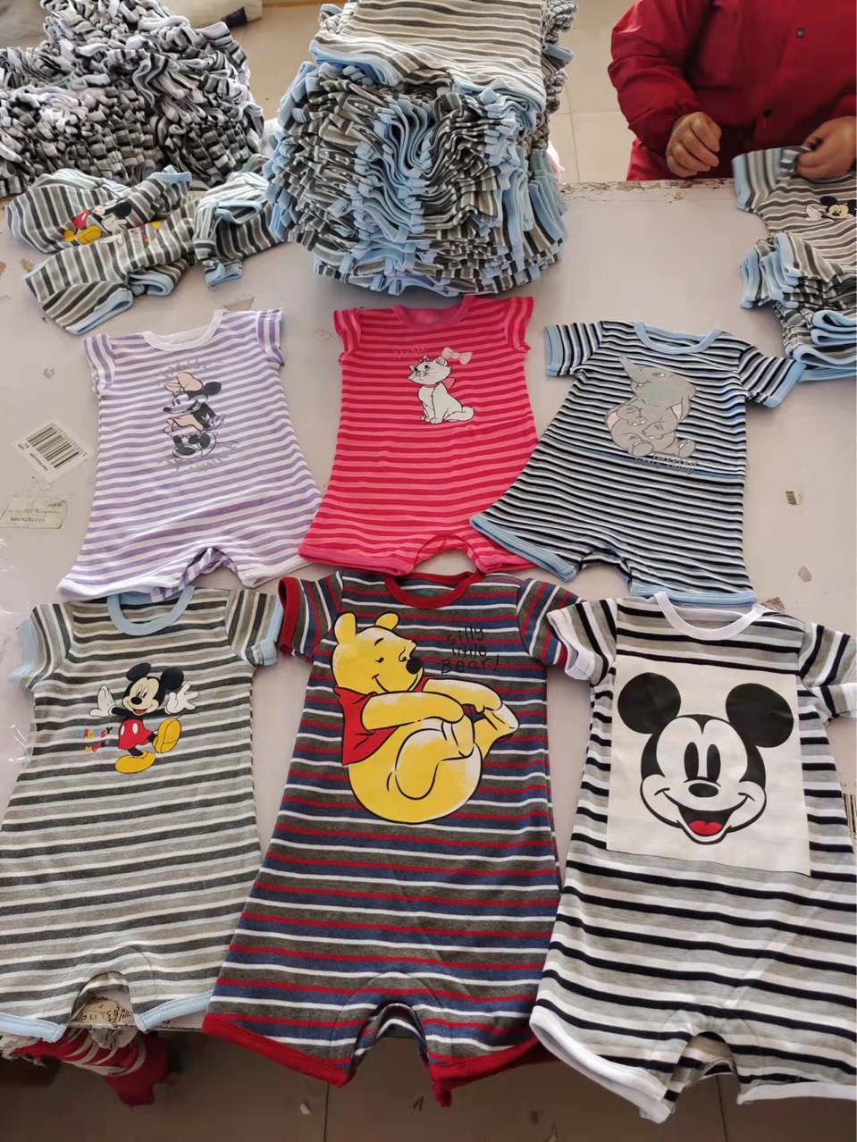 外贸纯棉夏款短袖条纹平角爬大码可爱米奇米妮连体衣外出服-阿里巴巴