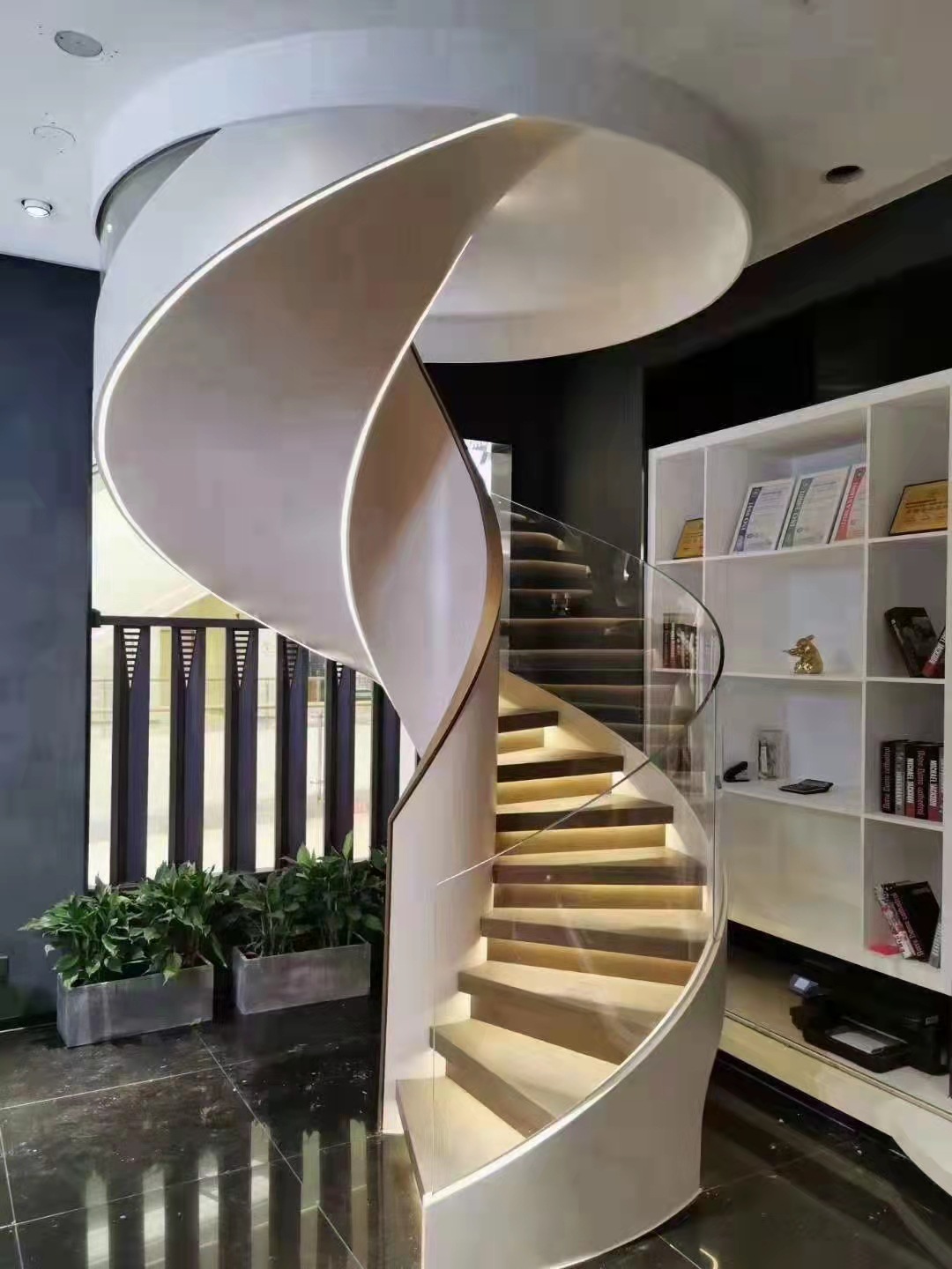 旋转楼梯阁楼复式楼室内楼梯家用loft公寓跃层楼梯弧形楼梯小空间