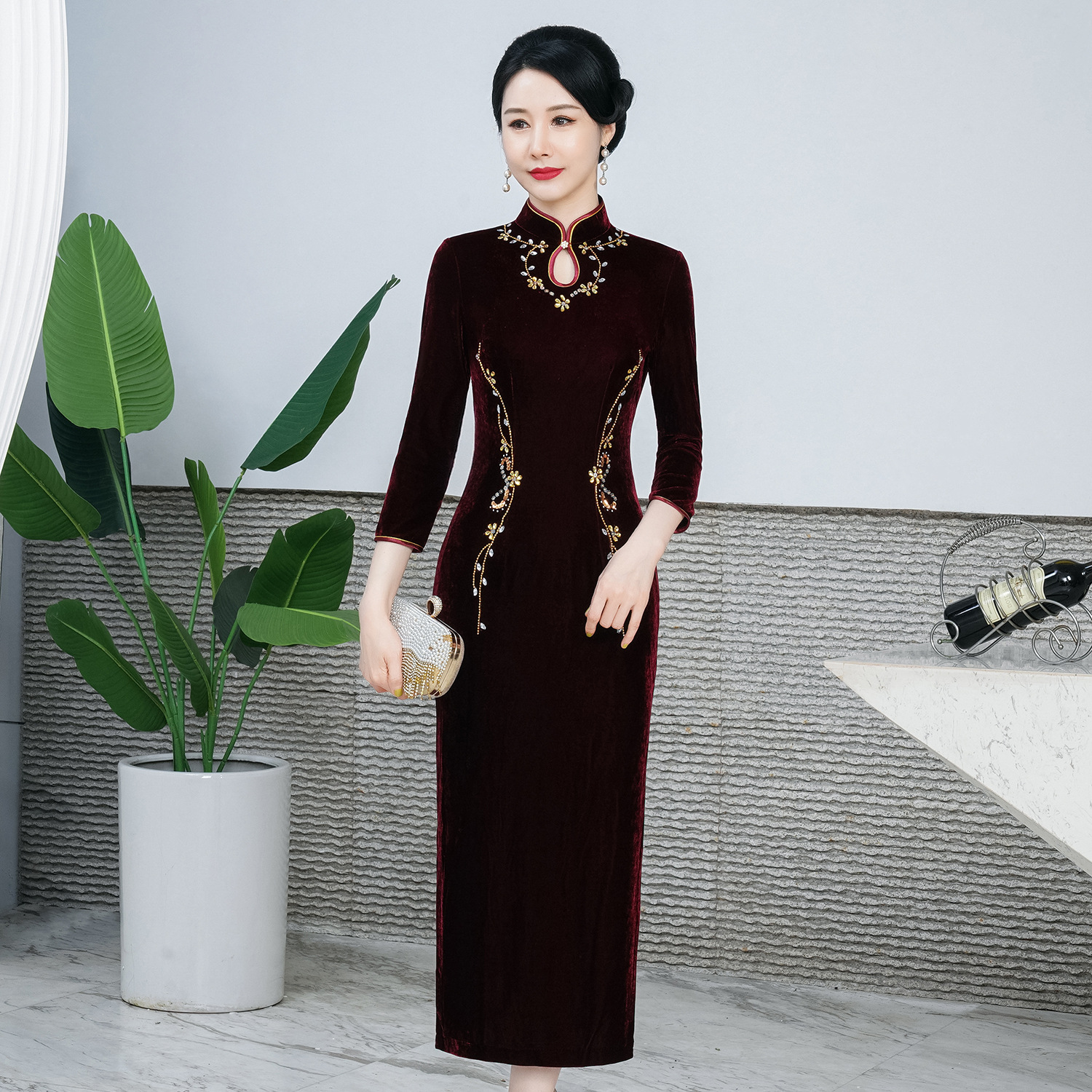 深圳品牌复古旗袍丝绒秋季新款宴会礼服结婚喜婆婆妈妈装一件代发