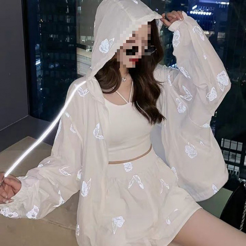 套装女夏防晒套装女2023新款反光蝴蝶连帽上衣搭阔腿短裤女两件套