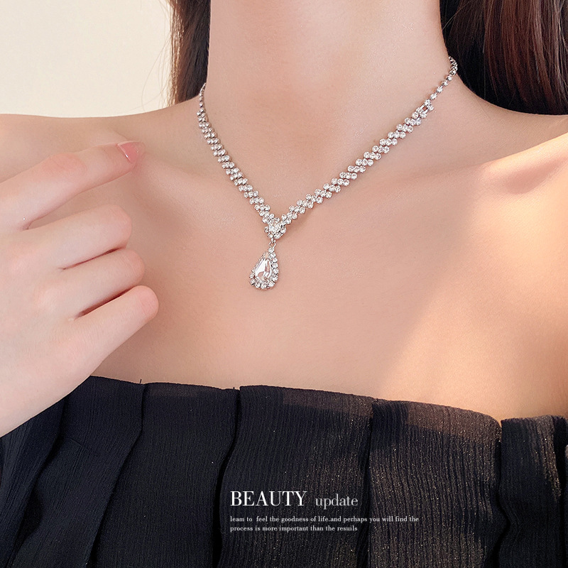 European and American Fashion Diamond Drop Tassel Necklace Earrings Two-Piece Set Light Luxury Elegant Clavicle Chain High-Grade Necklace for Women