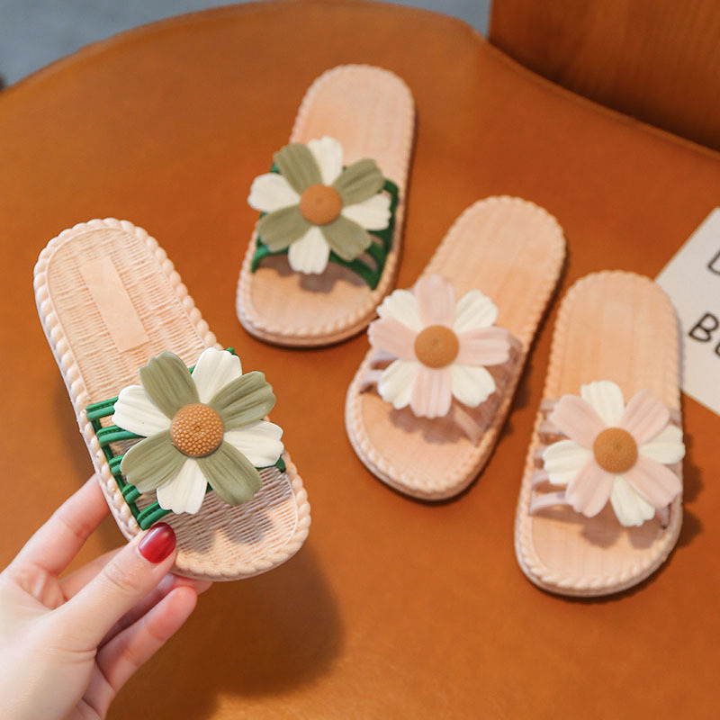 Girls' Cute Slippers Indoor Four Seasons Children's Sandals Female Summer Children's Home Bath Soft Bottom Princess Outer Wear