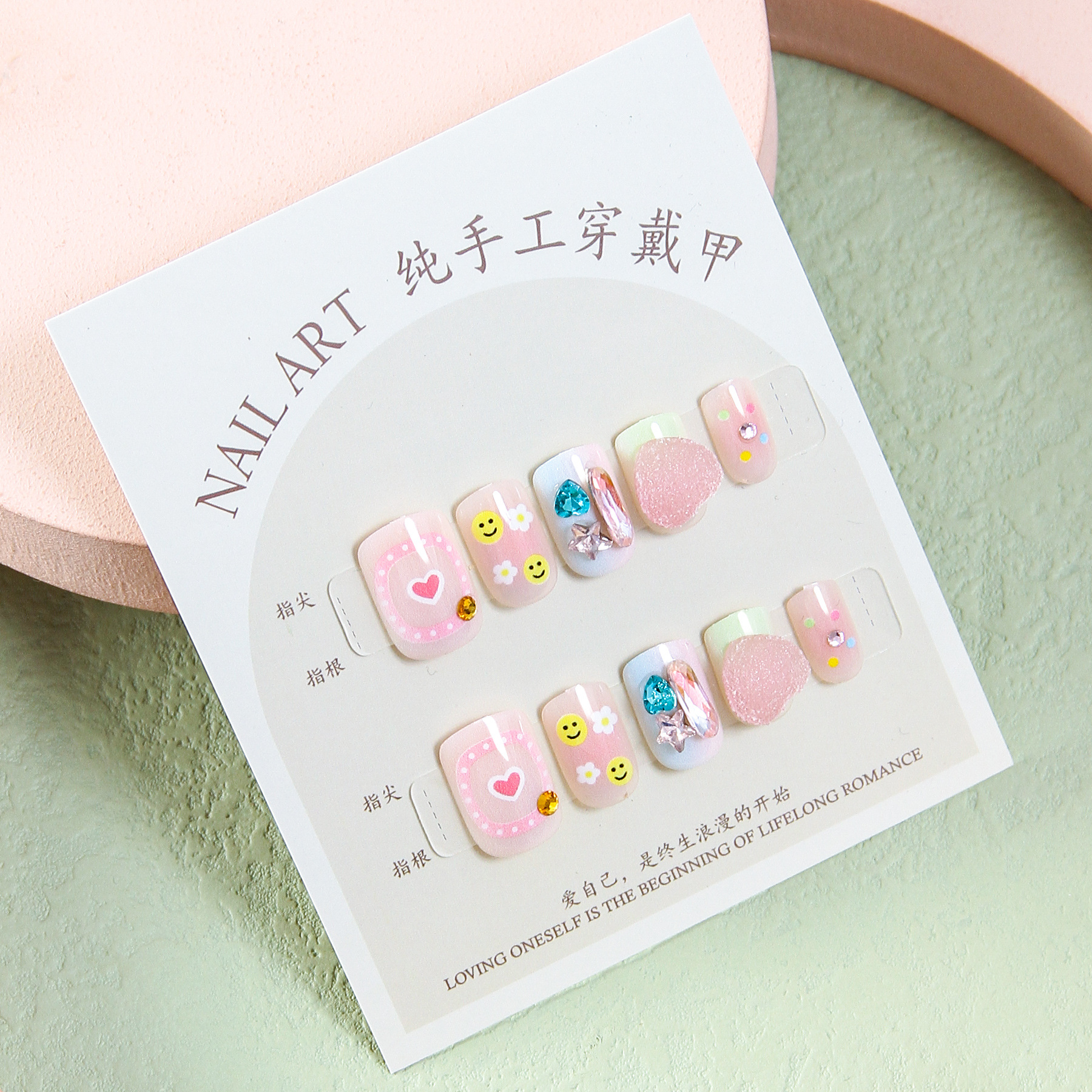 Popular Sweet Loving Heart Small and Short Japanese Cartoon Nail Art Split Size Handmade Wear Nail Tip Fake Nails with Kit