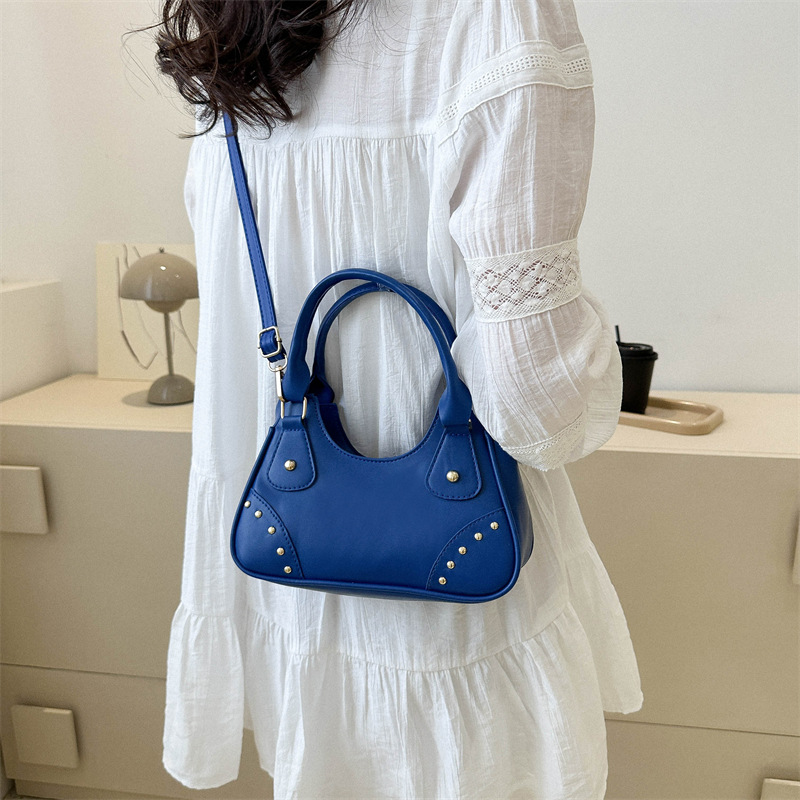 Retro Solid Color New Moon Bag Underarm Bag Rivet Crescent Fashion All-Match Portable Shoulder Messenger Bag for Women