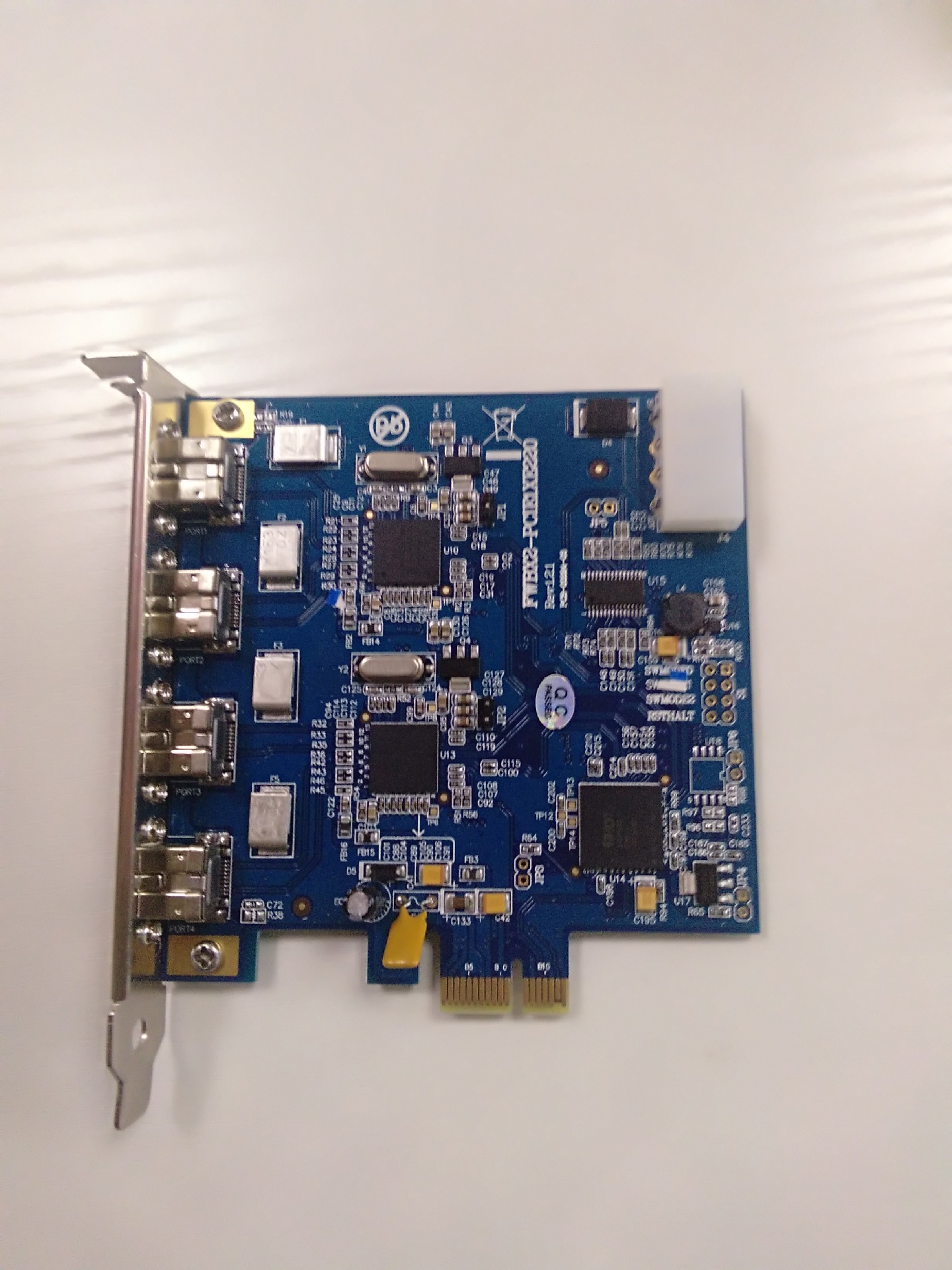 台湾ioifwbx2pcie1xe220图像采集卡工业相机专用图像采集卡