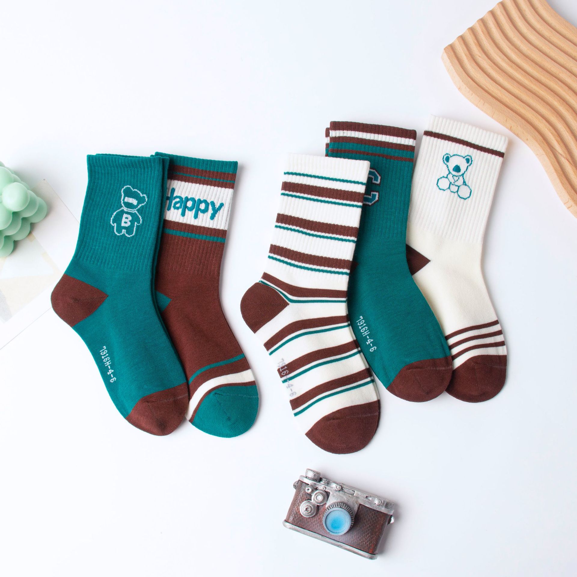 儿童袜子可爱卡通小熊男童中筒春秋款棉袜字母条纹中大童学生冬季