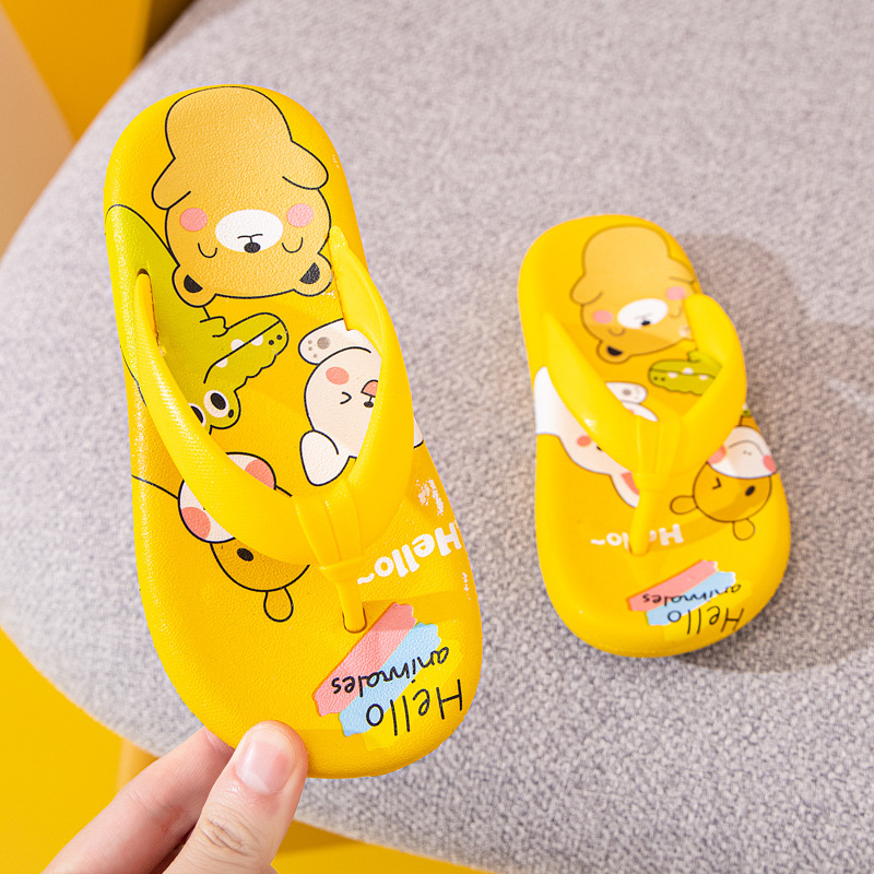 New Children's Flip Flops Summer Girl Outerwear Non-Slip Soft Bottom Beach Shoes Child Student Cartoon Sandals for Men