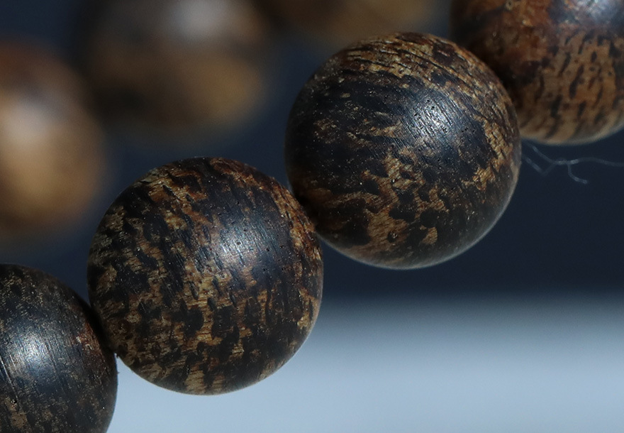 印尼沉水级沉香达拉干正区老料文玩佛珠手串8mm黑油奶香