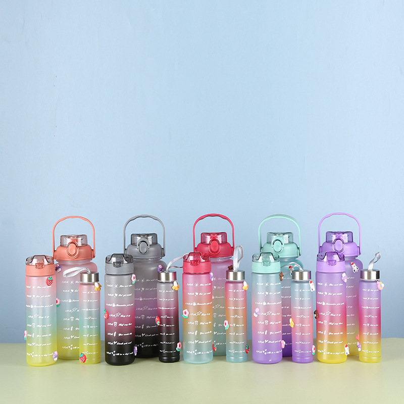 定制渐变色塑料杯套装手提式大容量吸管杯户外便携运动大水壶水瓶