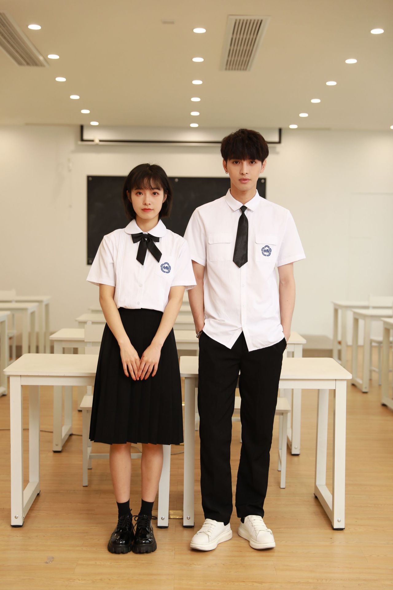 高中校服学院风中附衬衫毕业班服韩版中学生高中生运动会校服套装