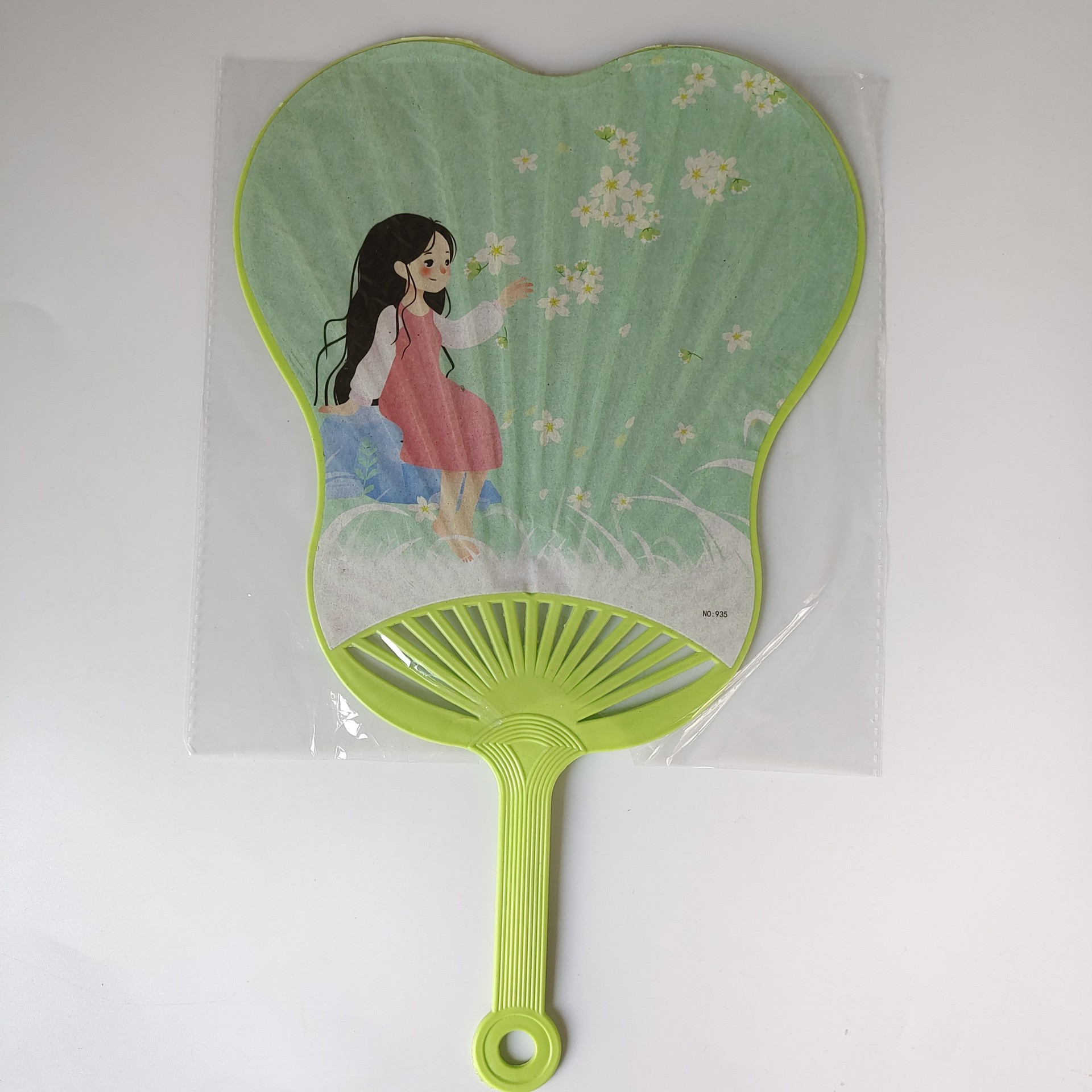 夏季可爱塑料圆扇芭蕉扇子艺术扇圆扇礼品工艺扇卡通扇子两元赠品