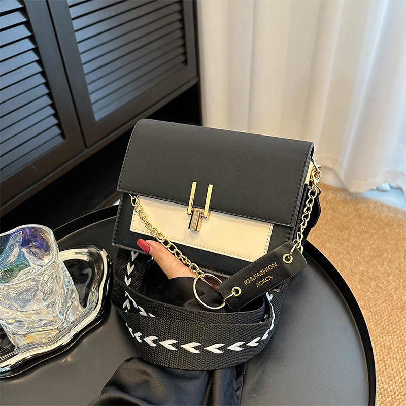 批发四季流行网红ins包包女新款韩版单肩斜挎时尚磨砂撞色小方包