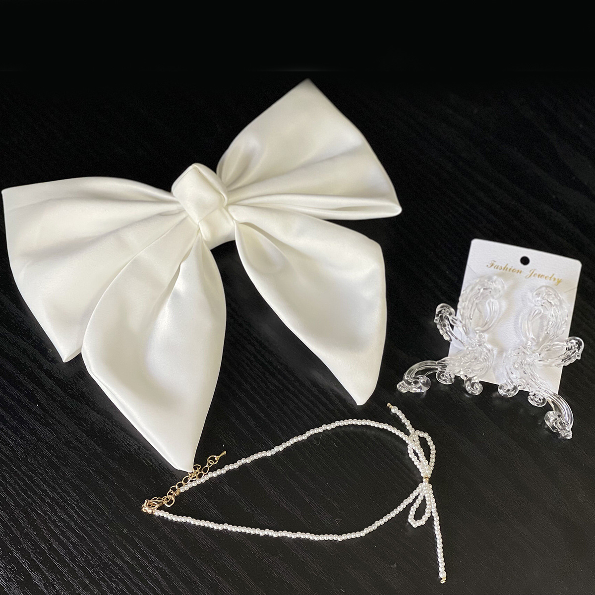 超仙新娘白色蝴蝶结头饰2021新款配项链耳夹组合套装婚纱饰品