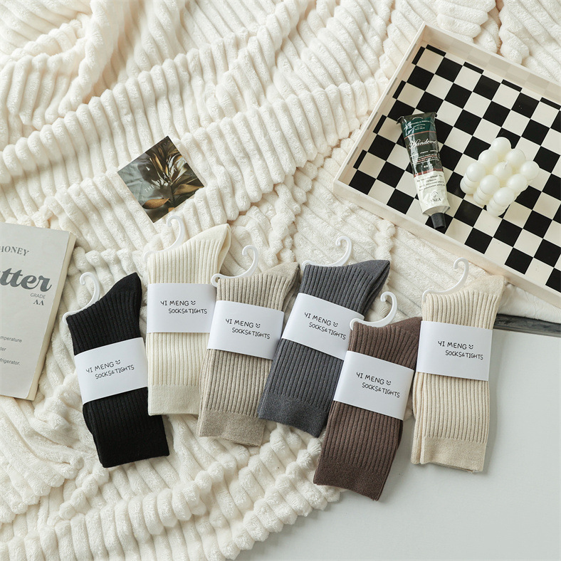 双针简约抽条素色中长筒袜子 保暖舒适学院风羊绒柔