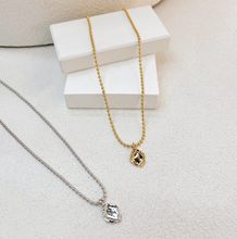法式小众设计感锁骨链轻奢高级感新款925纯银椭圆牌米珠项链