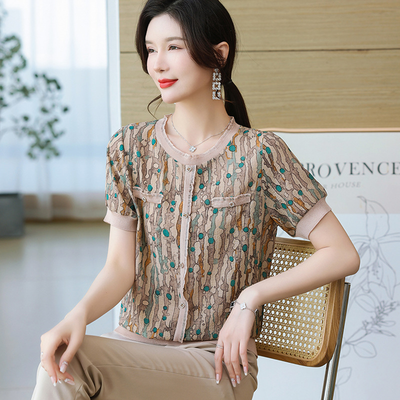 Women's Short-Sleeved T-shirt for Moms Spring 2023 New Summer Thin T-shirt Mid-Sleeve Top Ice Silk Knitted Bottoming Shirt