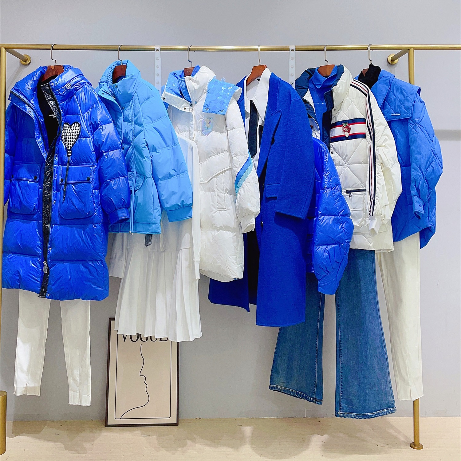 尤西子羽绒服品牌折扣女装三标齐全尾货走份批发淘宝直播货源认同