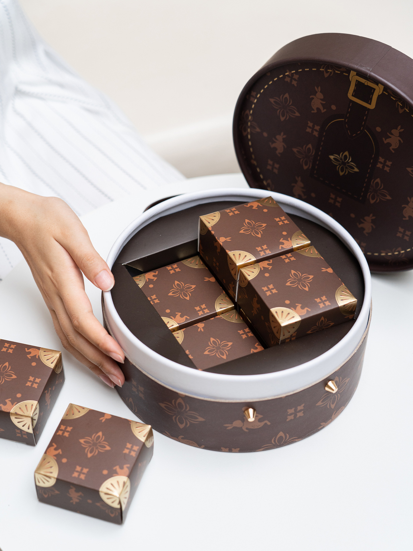 圆形月饼盒2022新款8粒硬盒月饼盒礼盒 流心盒子圆形装盒礼品盒