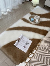 VHM7批发新款水波纹卧室床边地毯仿羊毛简约时尚阳台飘窗长毛绒客