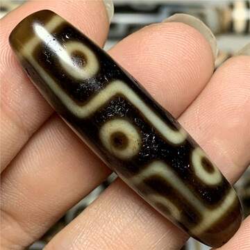 一物一图真品台湾至纯高油密老牙黄白化至纯朱砂九眼天珠吊坠锁骨