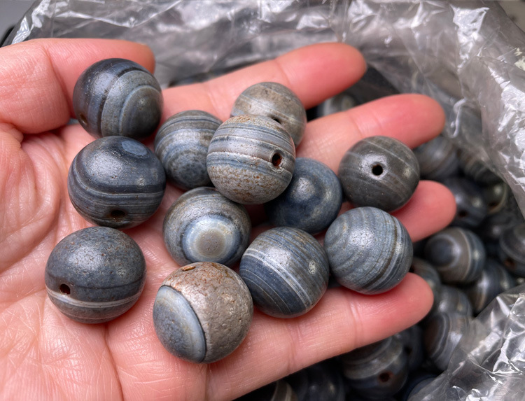 藏区老玛瑙古珠蓝沁一线药师天珠散珠带马蹄纹风化包浆天眼裸石