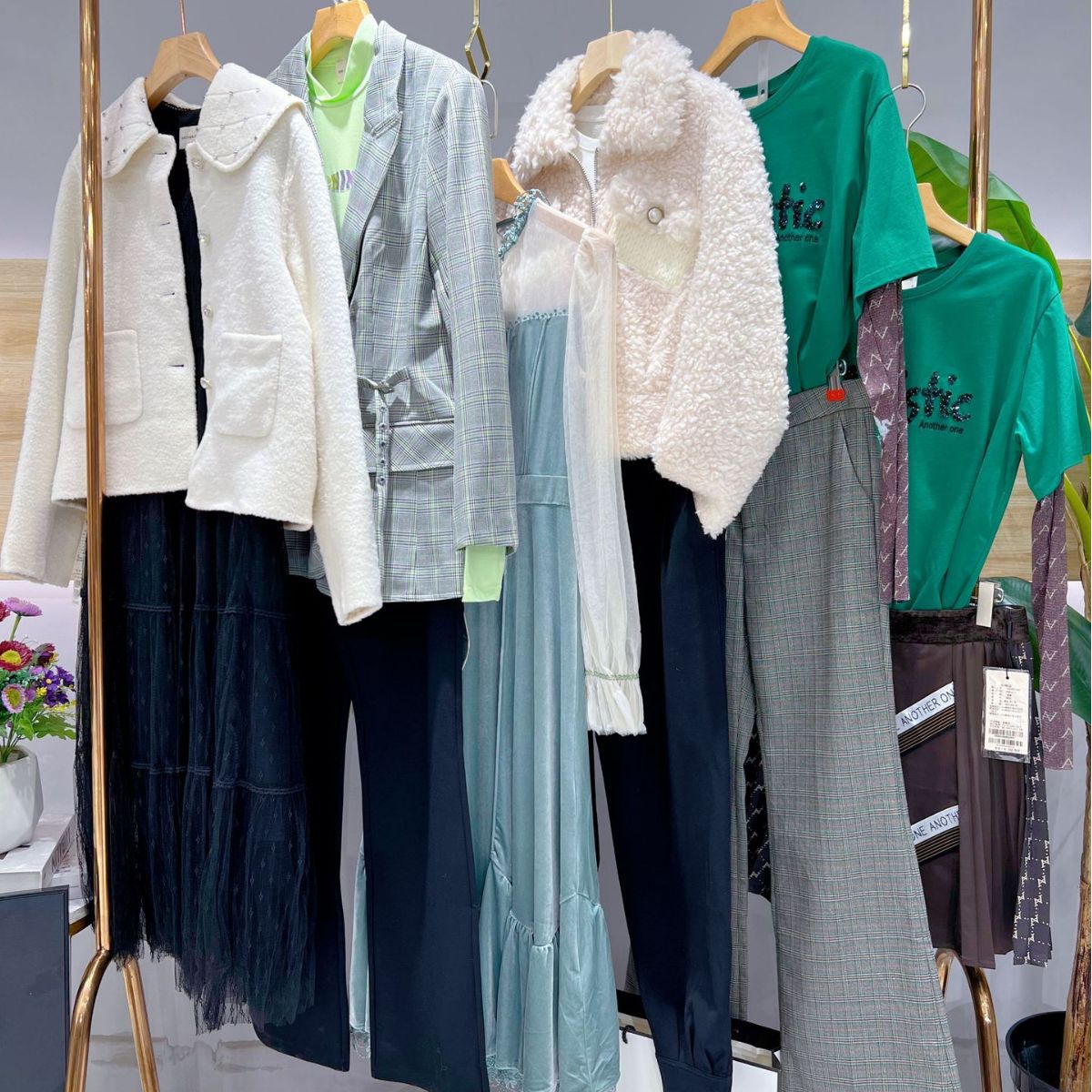 早安公主品牌女装批发杂款包批发走份尾货清仓尾单清货衣服打底衫