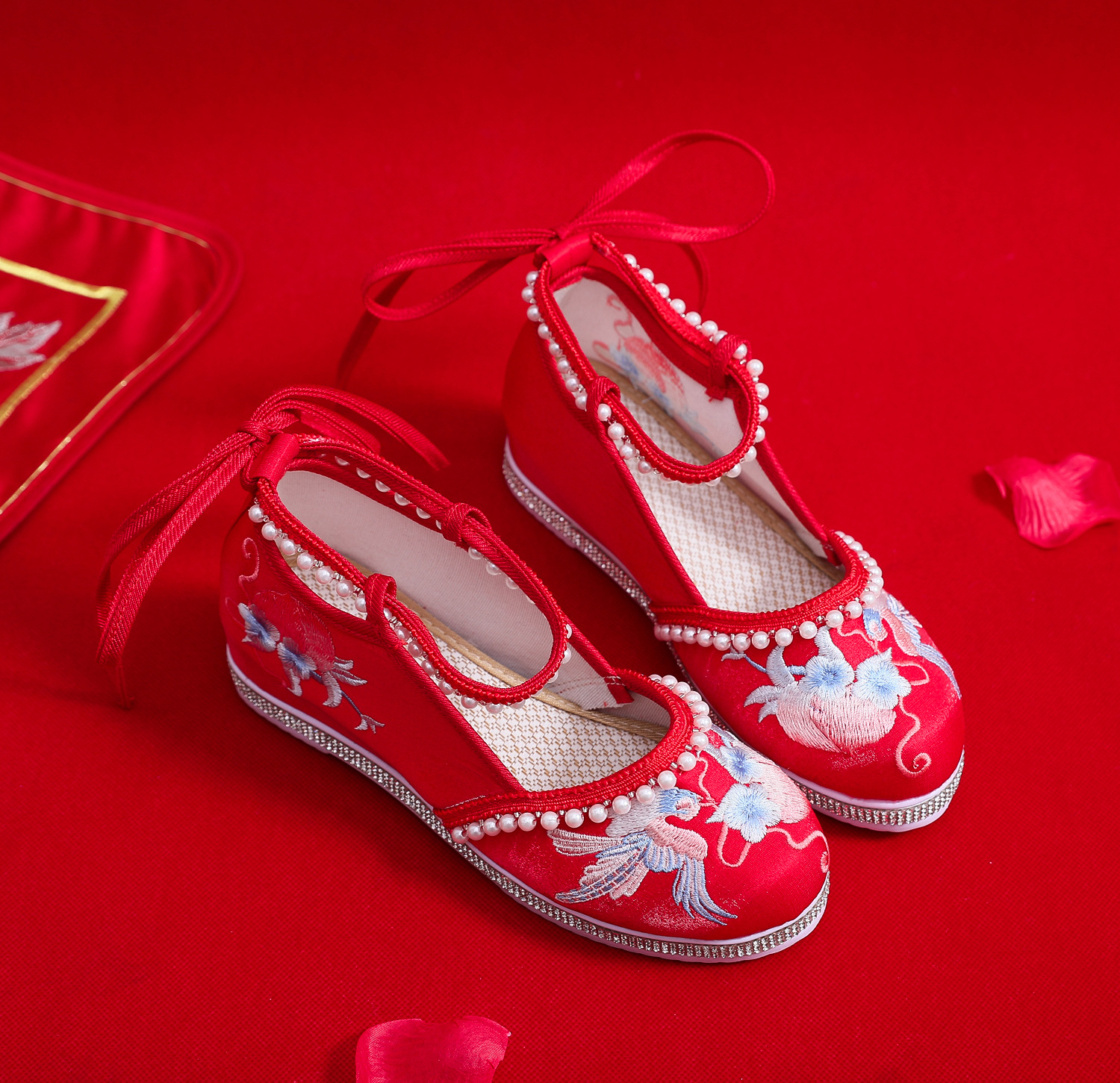 汉服鞋 圆头 少女内增高绣花布鞋洛丽塔古风国风系带串珠单