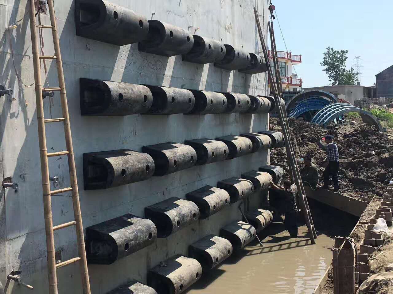 橡胶护舷系船柱码头港口船闸专用防撞产品质量可靠价格优惠