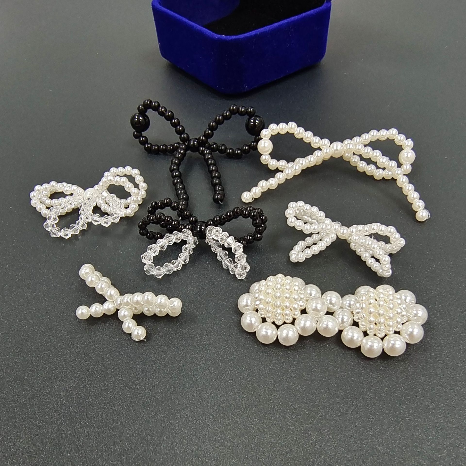 个性百搭手工串珠蝴蝶结珍珠领花服装饰布贴diy服装辅料小量批发