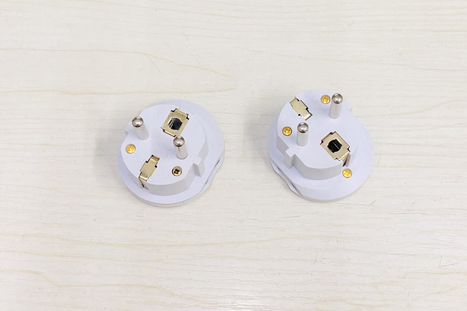 德标转换插头16a电源适配器欧规4.8mm转接头2500w德标转换插座头