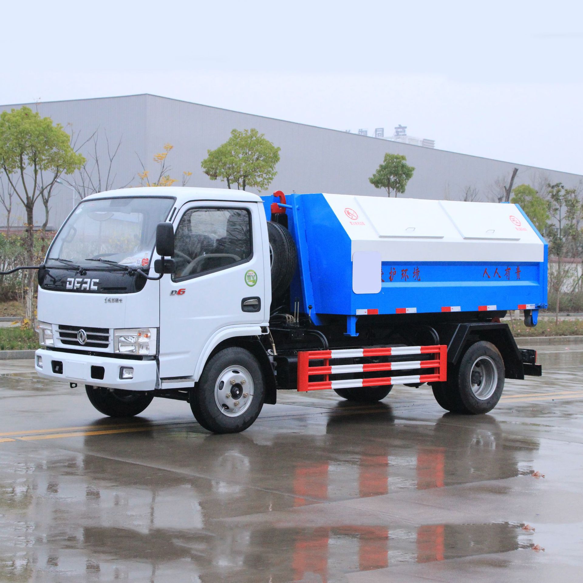 3吨勾臂垃圾车 小型勾臂垃圾车 蓝牌可卸垃圾车 东风勾臂垃圾车