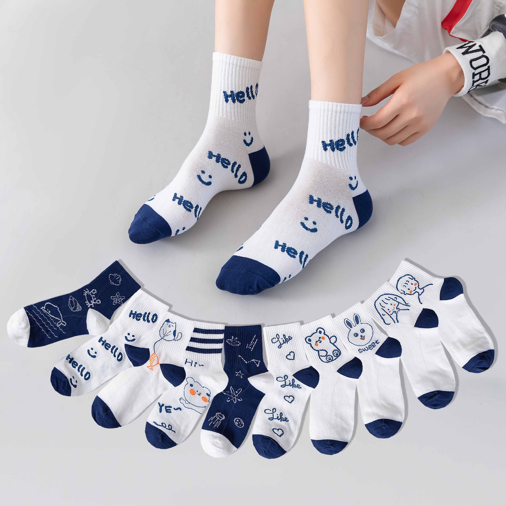 Korean Women's Socks Ins Trend Cartoon Women's Mid-Calf Length Sock Stall Supply Wholesale Socks Male and Female Middle Tube Autumn and Winter