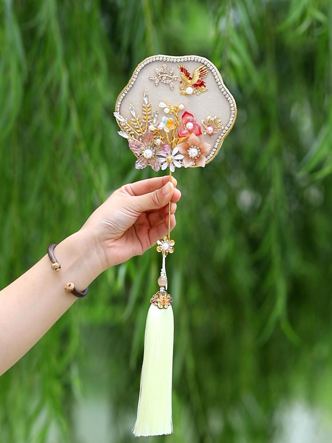 迷你小团扇珍珠花朵新娘中式秀禾结婚巴掌扇晨袍古风手持道具配件