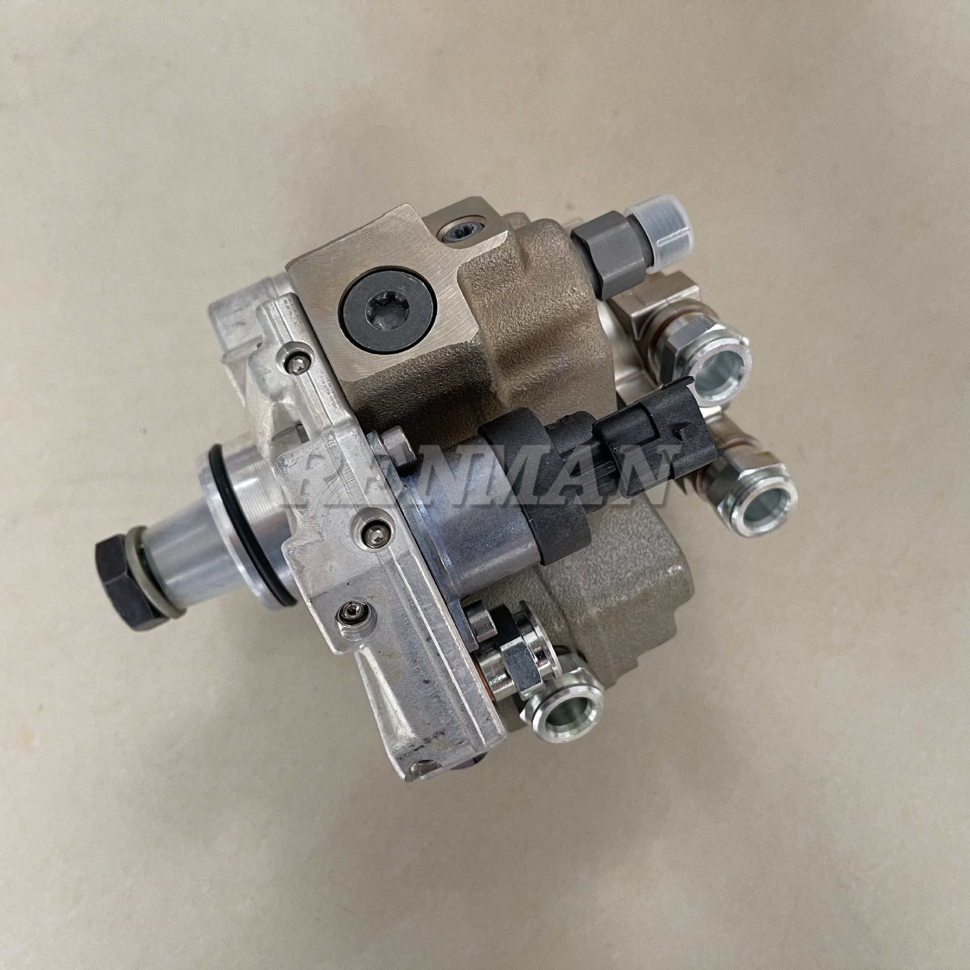 康明斯发动机配件高压油泵总成bosch/博世共轨喷油泵0445020175