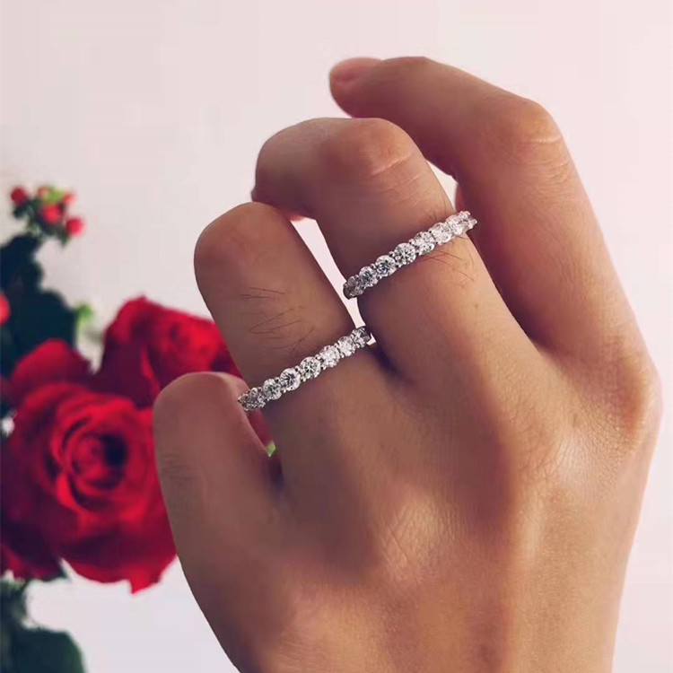 时尚简约款18k金结婚戒指小众设计镶嵌8钻排戒62分天然钻石戒指女-阿