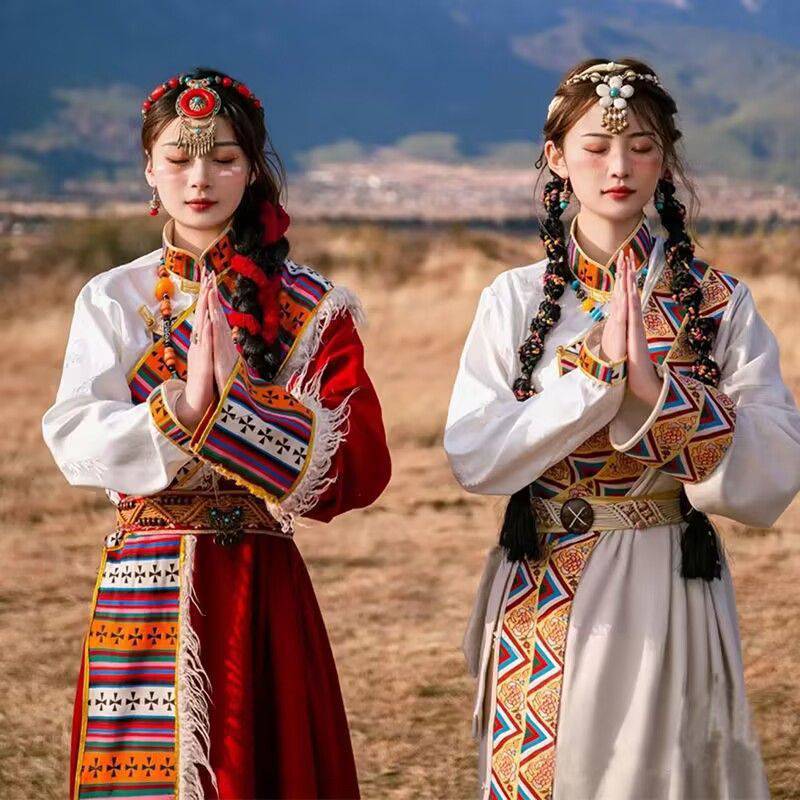 藏族服装女网红藏袍西藏旅游穿搭少数民族拍照写真中国风藏式套装