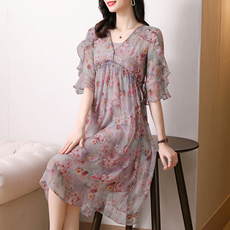 丝质连衣裙女夏季2021年新款减龄气质温柔风桑蚕丝碎花夏装长裙子