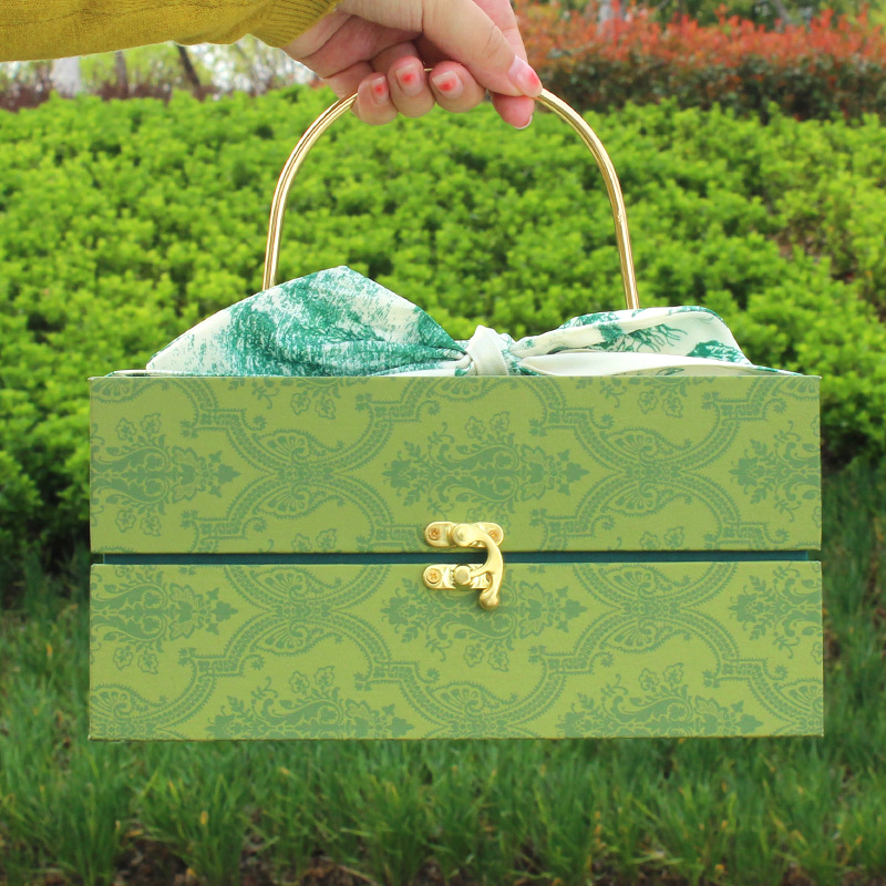 新款绿色手提伴娘伴手礼礼盒结婚喜糖盒空盒高档翻盖礼品盒子批发